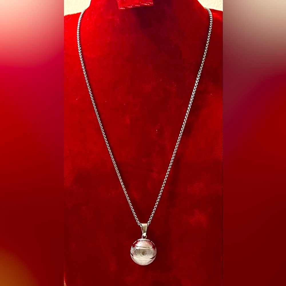 Men’s necklace